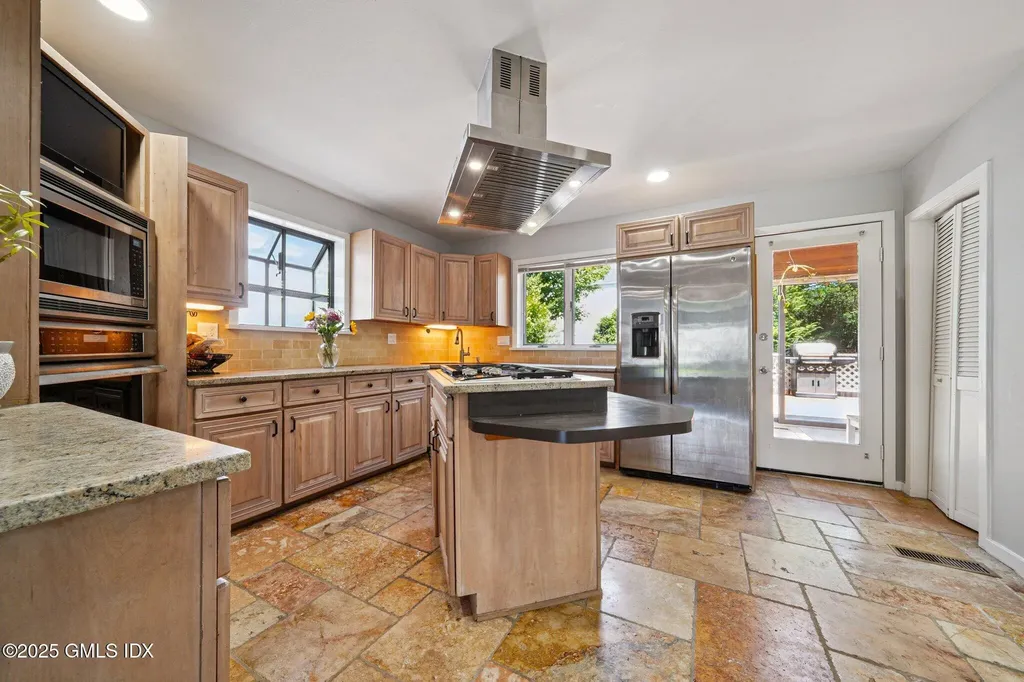 20 Norman Road Stamford CT 06906