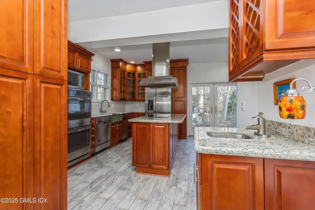 181 E Putnam Avenue Greenwich CT 06830