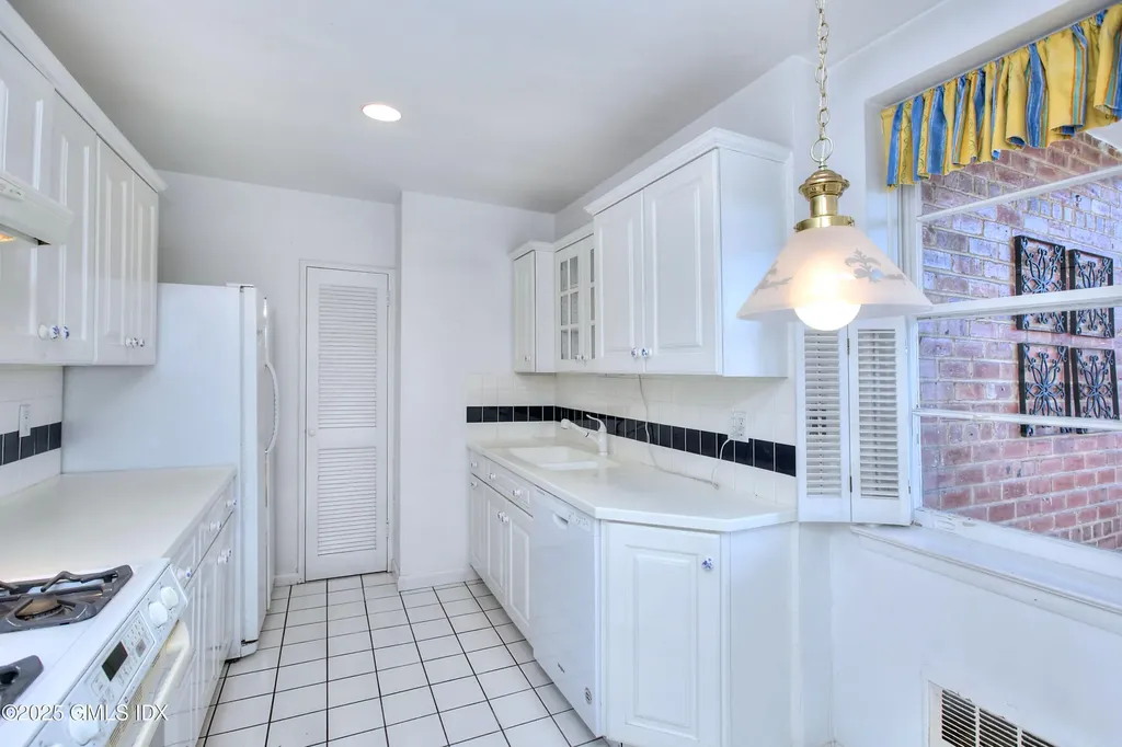 4 Putnam Hill Greenwich CT 06830
