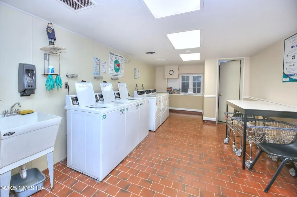 4 Putnam Hill Greenwich CT 06830