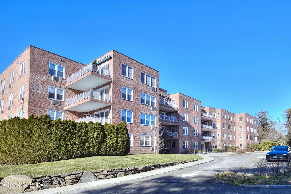 4 Putnam Hill Greenwich CT 06830