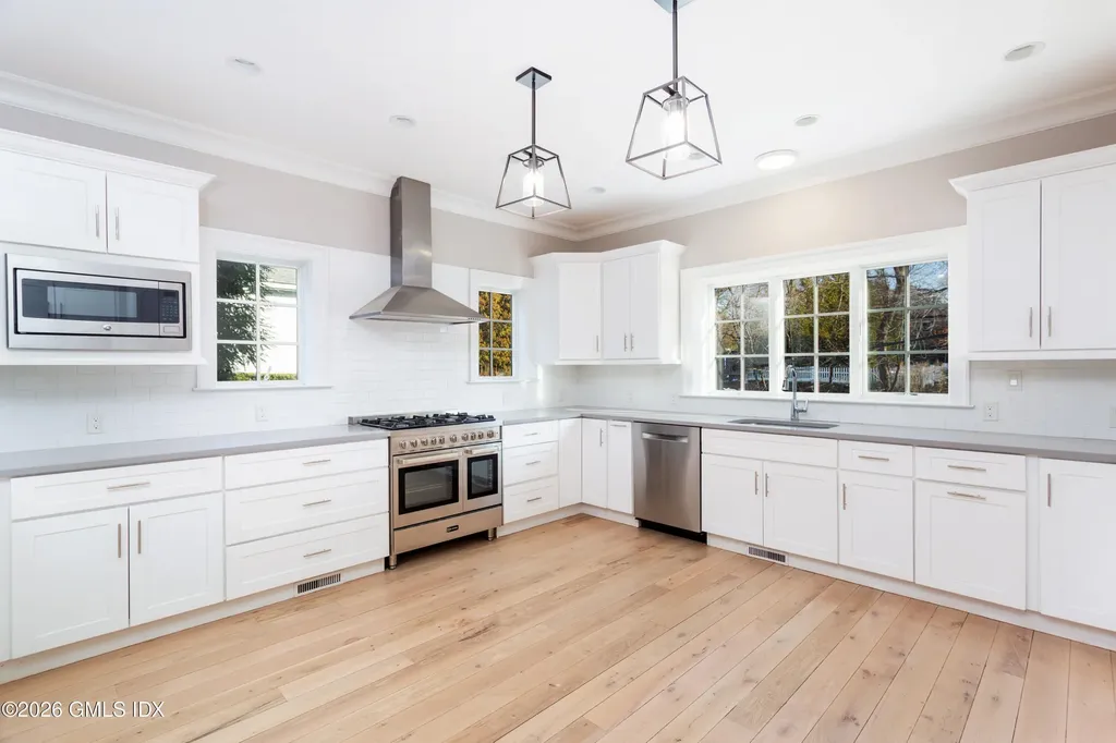 552 River Road Cos Cob CT 06807