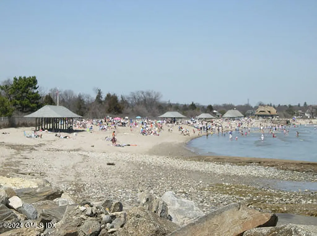 22 Keofferam Road Old Greenwich CT 06870