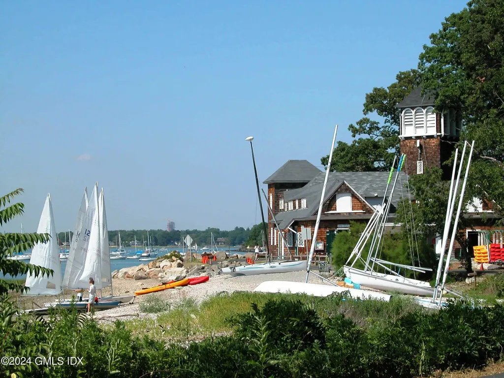 22 Keofferam Road Old Greenwich CT 06870