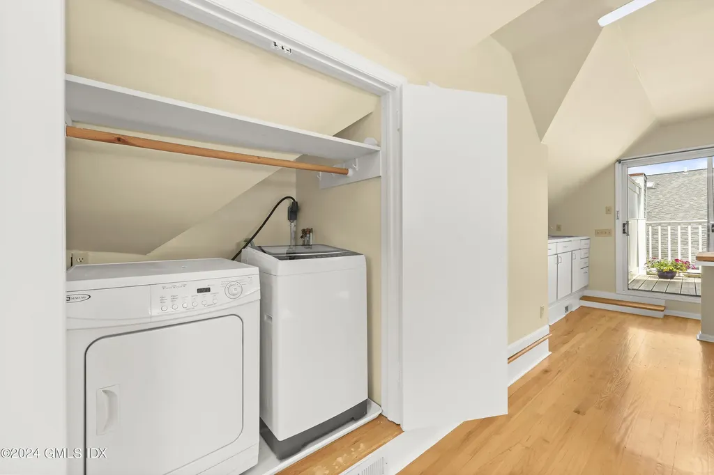 22 Keofferam Road Old Greenwich CT 06870