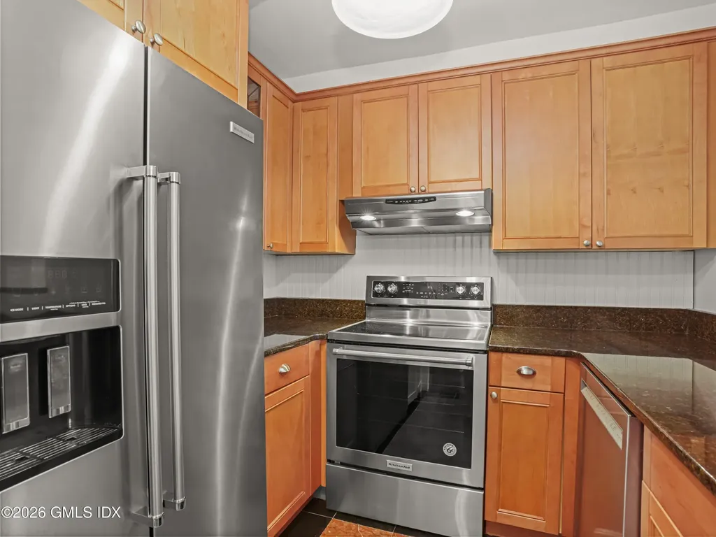 1465 E Putnam Avenue Old Greenwich CT 06870