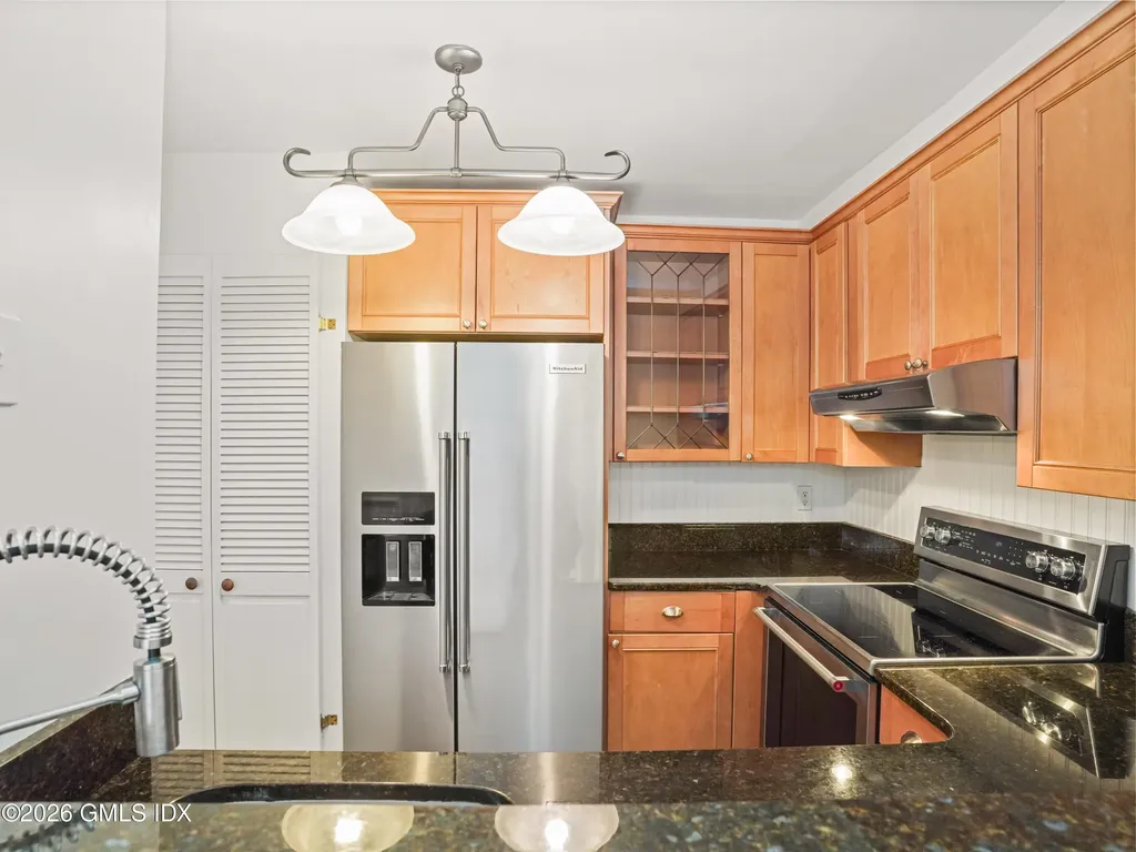 1465 E Putnam Avenue Old Greenwich CT 06870