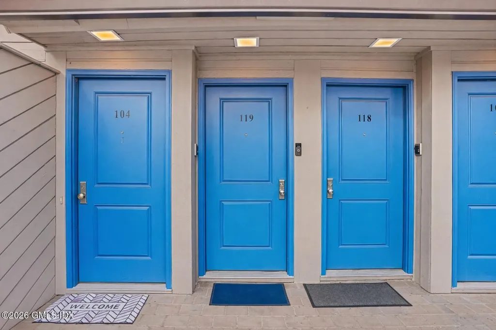 1465 E Putnam Avenue Old Greenwich CT 06870