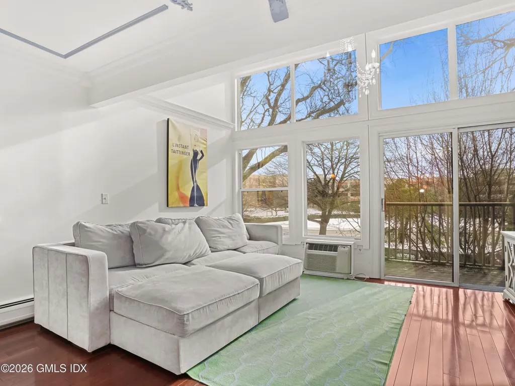 1465 E Putnam Avenue Old Greenwich CT 06870