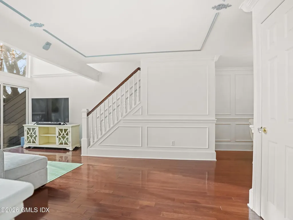 1465 E Putnam Avenue Old Greenwich CT 06870