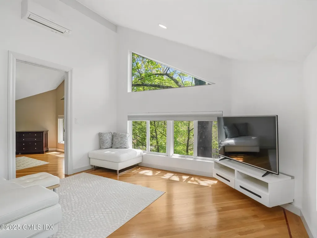 228 Pemberwick Road Greenwich CT 06831