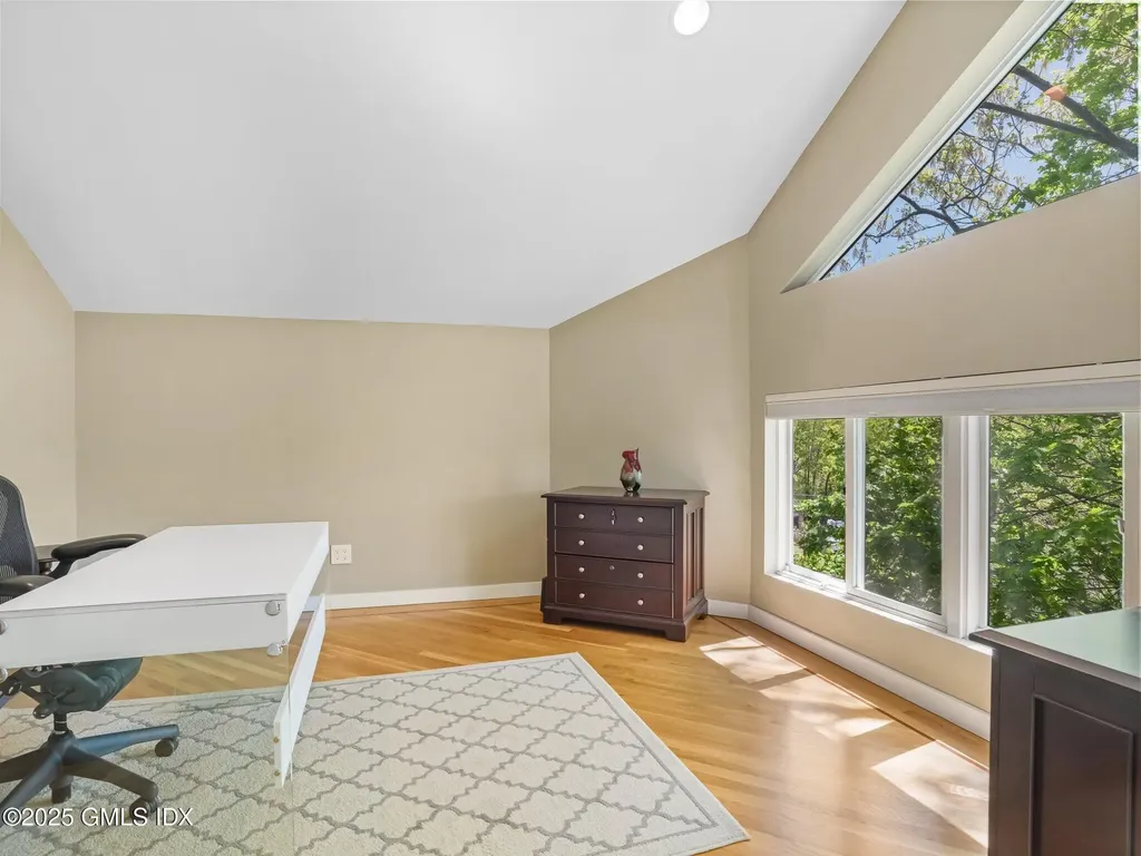 228 Pemberwick Road Greenwich CT 06831