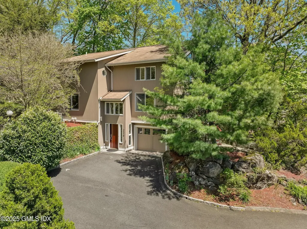 228 Pemberwick Road Greenwich CT 06831