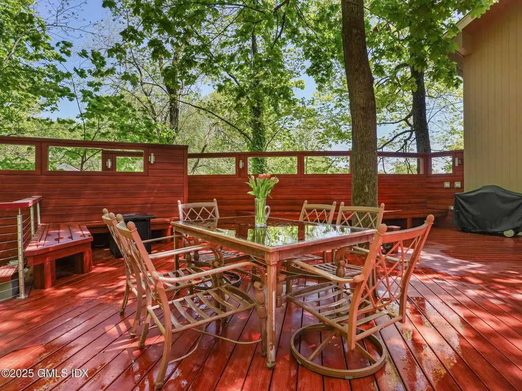 228 Pemberwick Road Greenwich CT 06831
