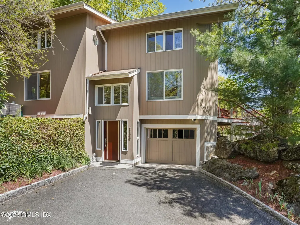 228 Pemberwick Road Greenwich CT 06831