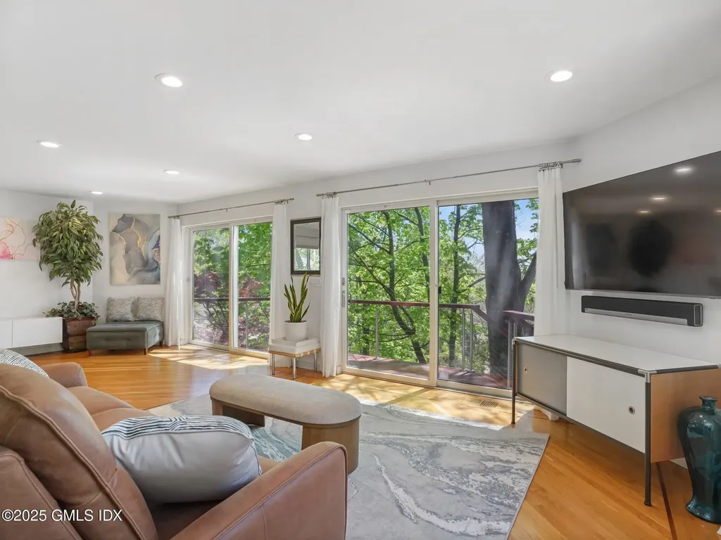 228 Pemberwick Road Greenwich CT 06831