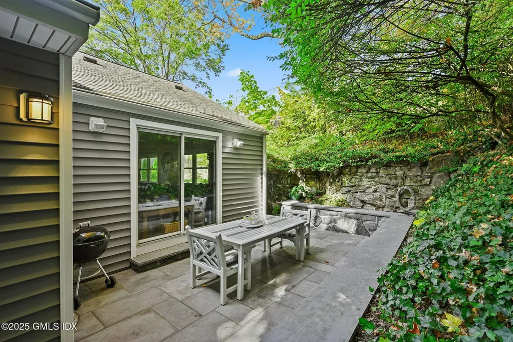20 Highland Place Greenwich CT 06831