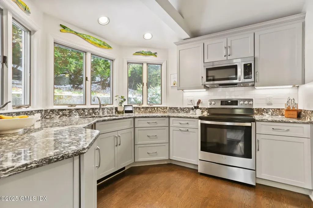 20 Highland Place Greenwich CT 06831