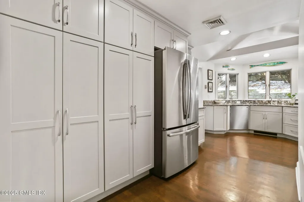 20 Highland Place Greenwich CT 06831