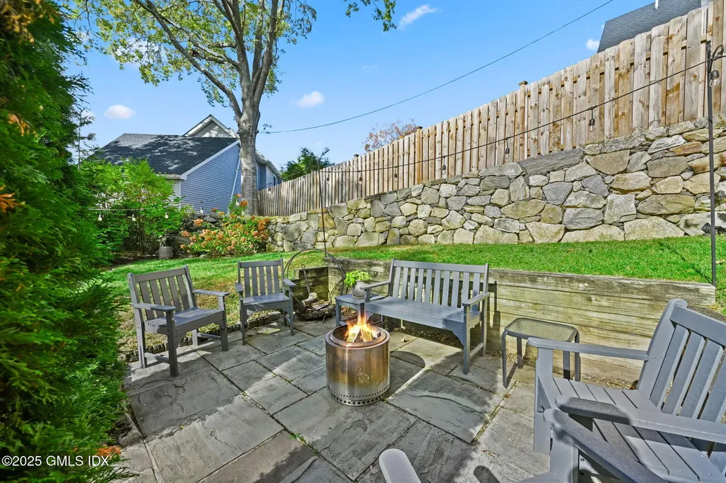 20 Highland Place Greenwich CT 06831