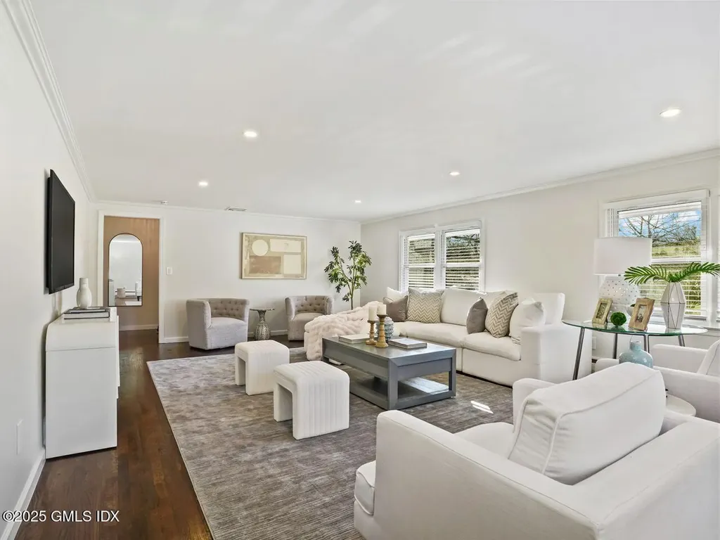 48 Meyer Place Riverside CT 06878