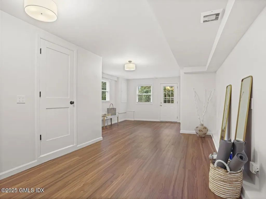 48 Meyer Place Riverside CT 06878