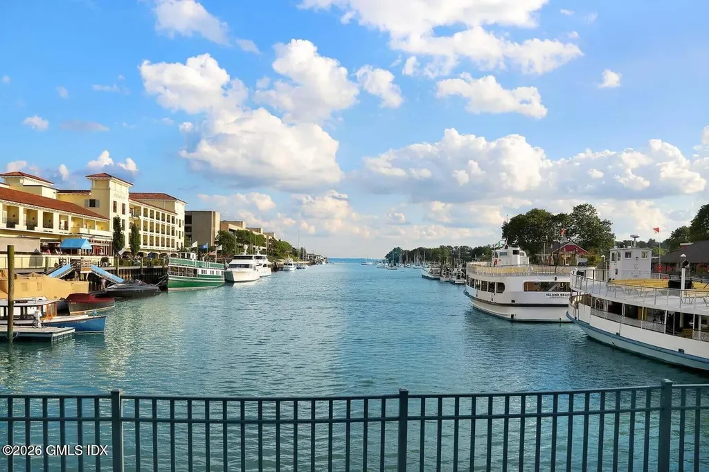 48 Meyer Place Riverside CT 06878