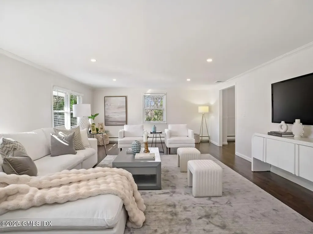 48 Meyer Place Riverside CT 06878