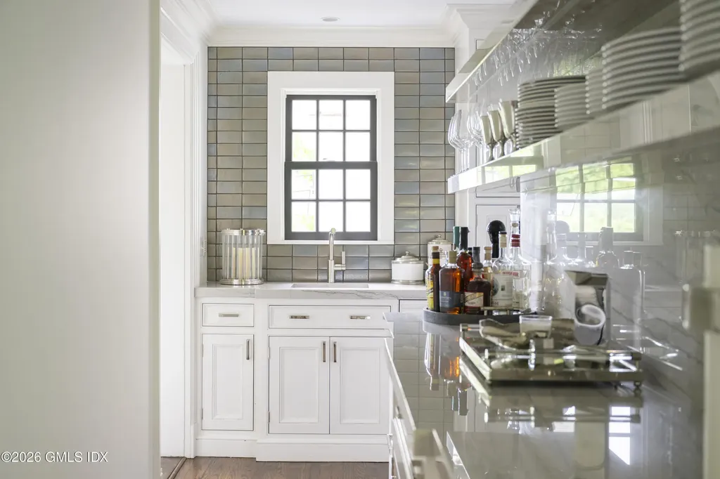 865 Hollow Tree Ridge Road Darien CT 06820