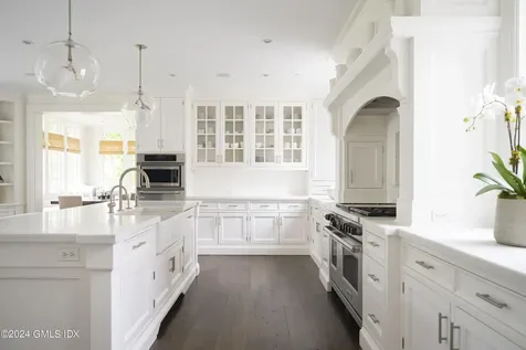 865 Hollow Tree Ridge Road Darien CT 06820