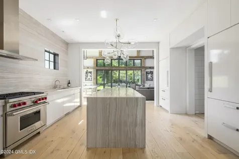 865 Hollow Tree Ridge Road Darien CT 06820