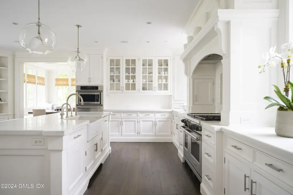 865 Hollow Tree Ridge Road Darien CT 06820