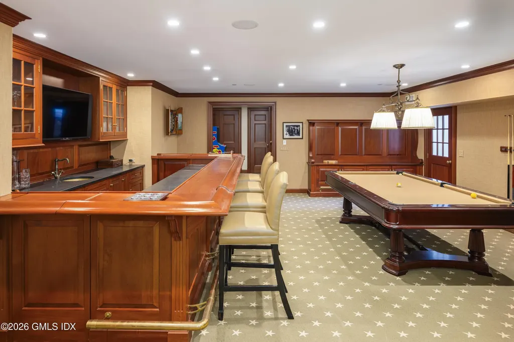 865 Hollow Tree Ridge Road Darien CT 06820
