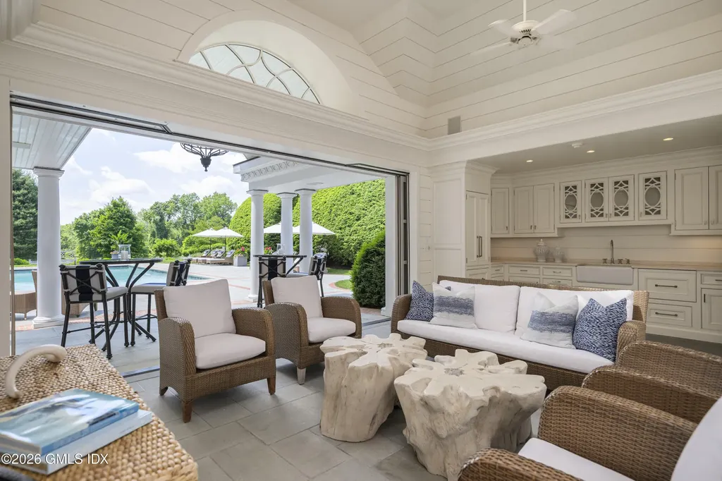 865 Hollow Tree Ridge Road Darien CT 06820