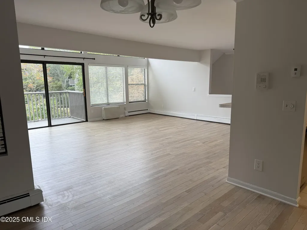 1465 E Putnam Avenue Old Greenwich CT 06870