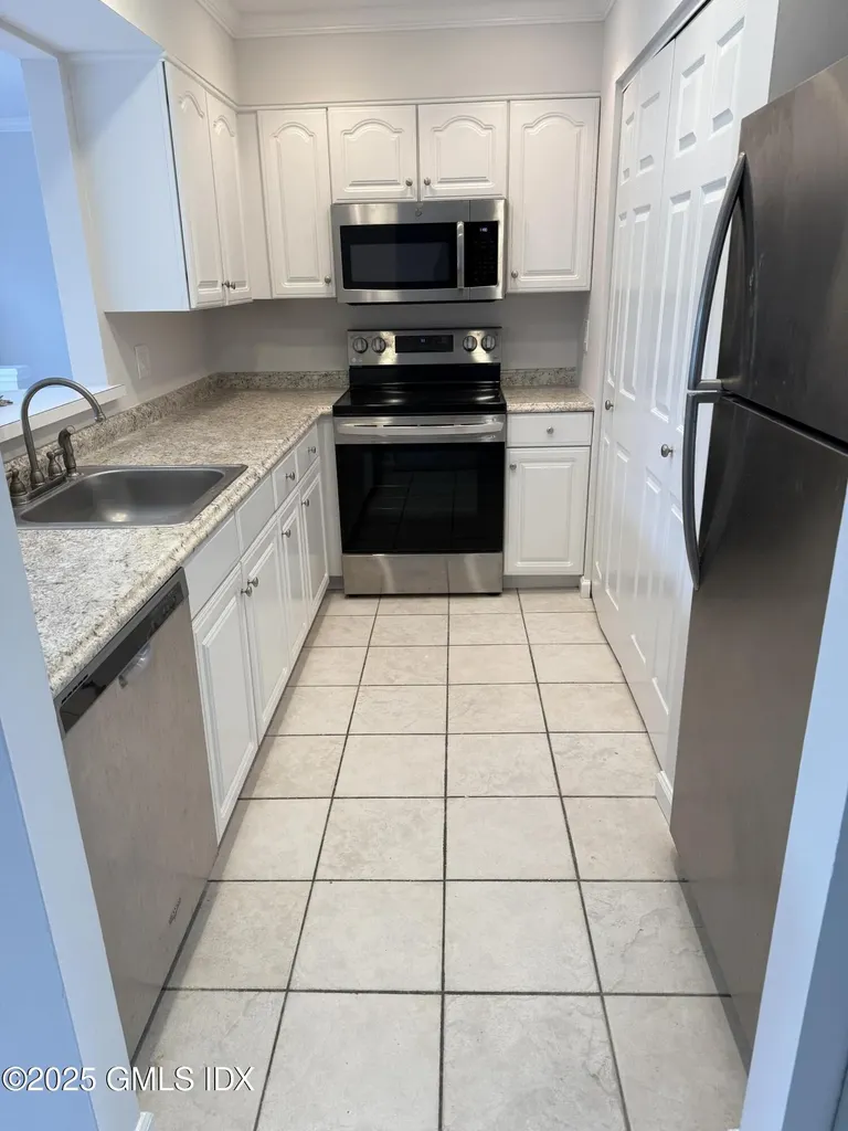 1465 E Putnam Avenue Old Greenwich CT 06870