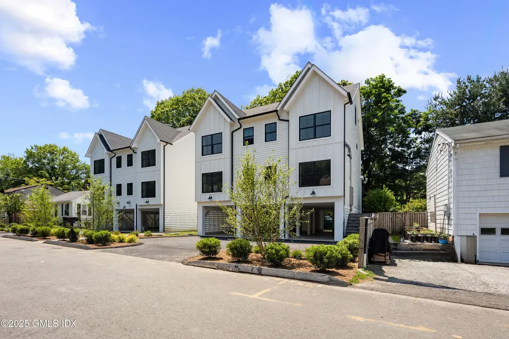 26 Homestead Lane Greenwich CT 06831