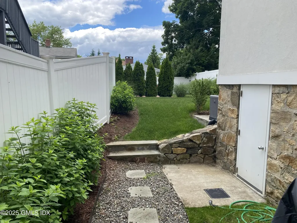 48 Richland Road Greenwich CT 06830