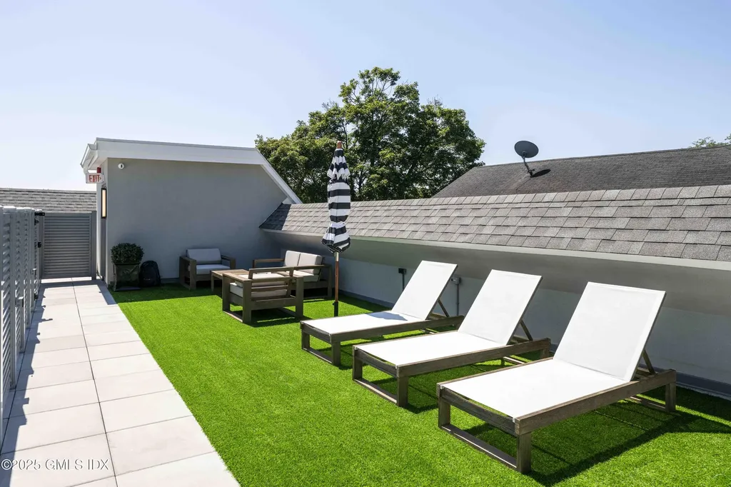 100 E Putnam Avenue Cos Cob CT 06807