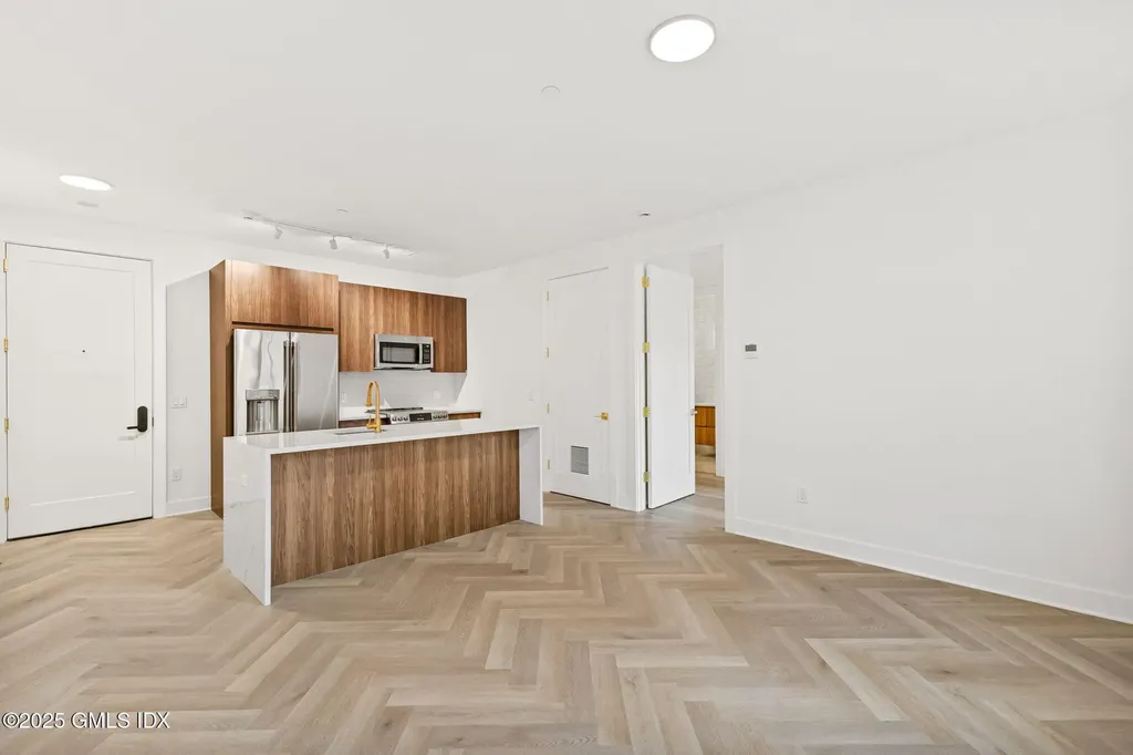 100 E Putnam Avenue Cos Cob CT 06807