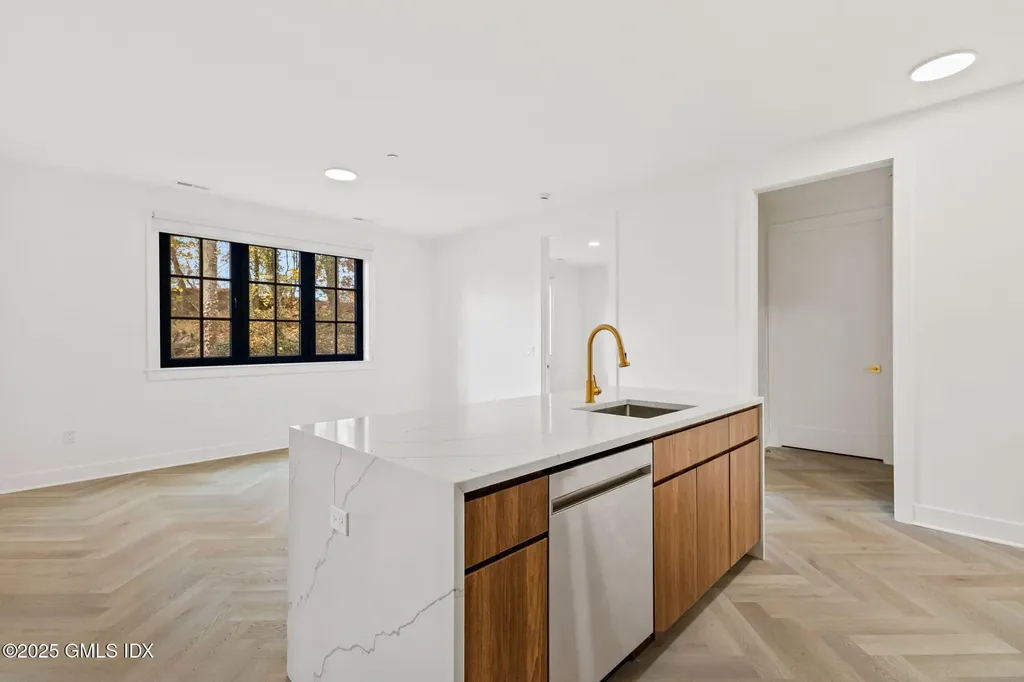 100 E Putnam Avenue Cos Cob CT 06807