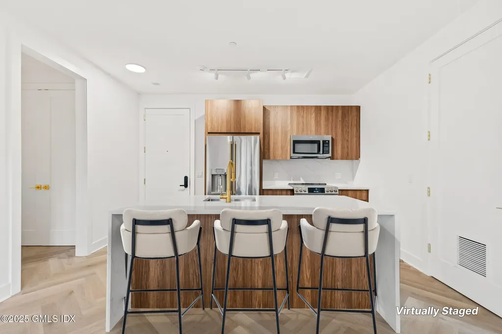 100 E Putnam Avenue Cos Cob CT 06807