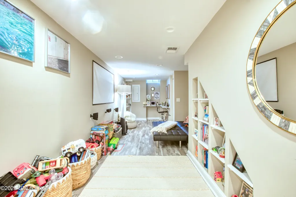 24 Harold Street Cos Cob CT 06807