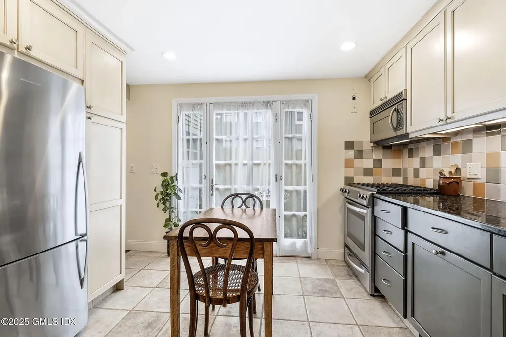 73 Mead Avenue Greenwich CT 06830