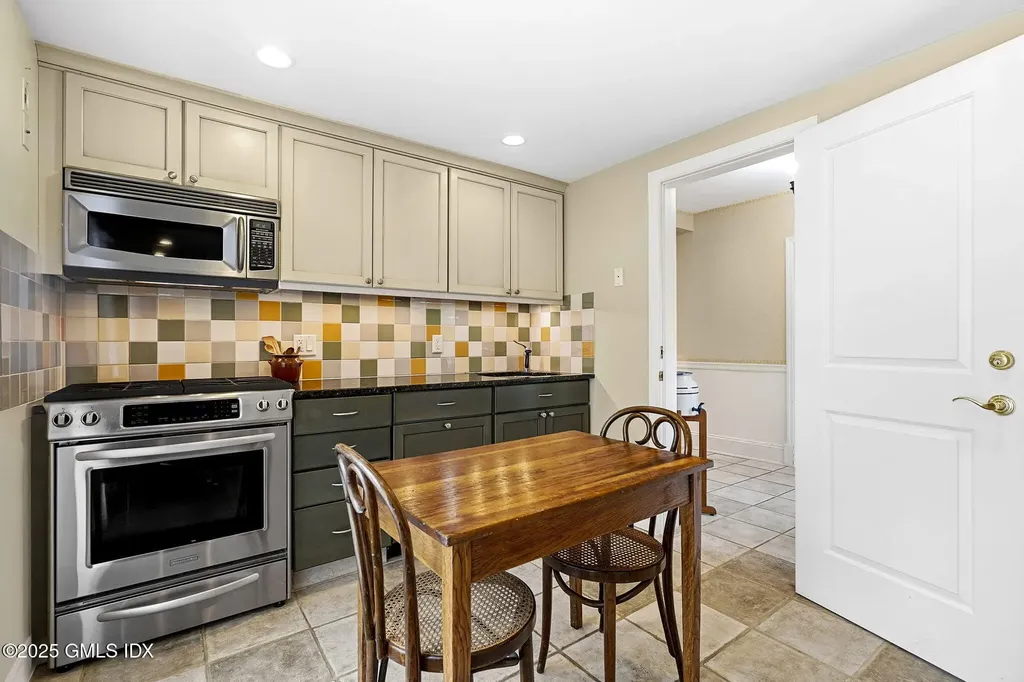 73 Mead Avenue Greenwich CT 06830