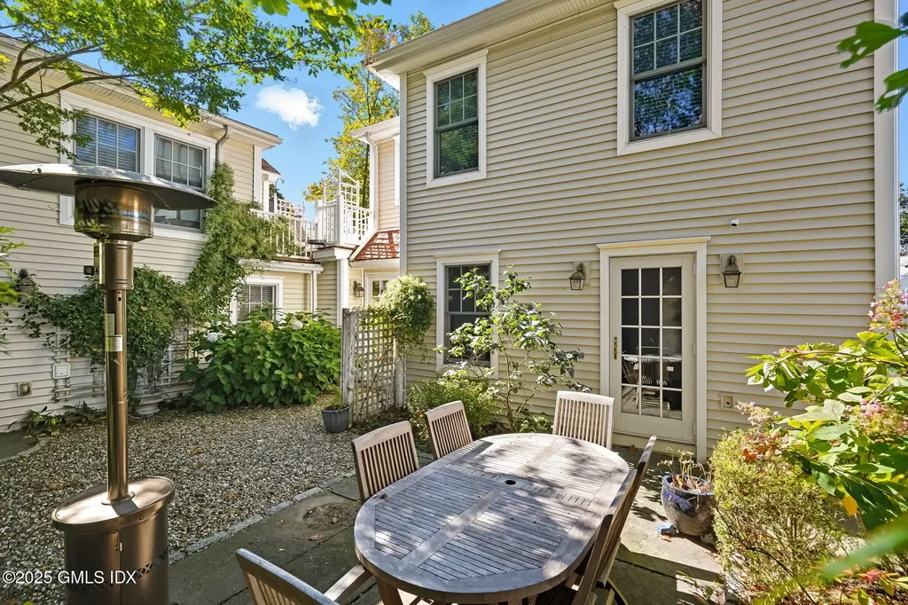 73 Mead Avenue Greenwich CT 06830