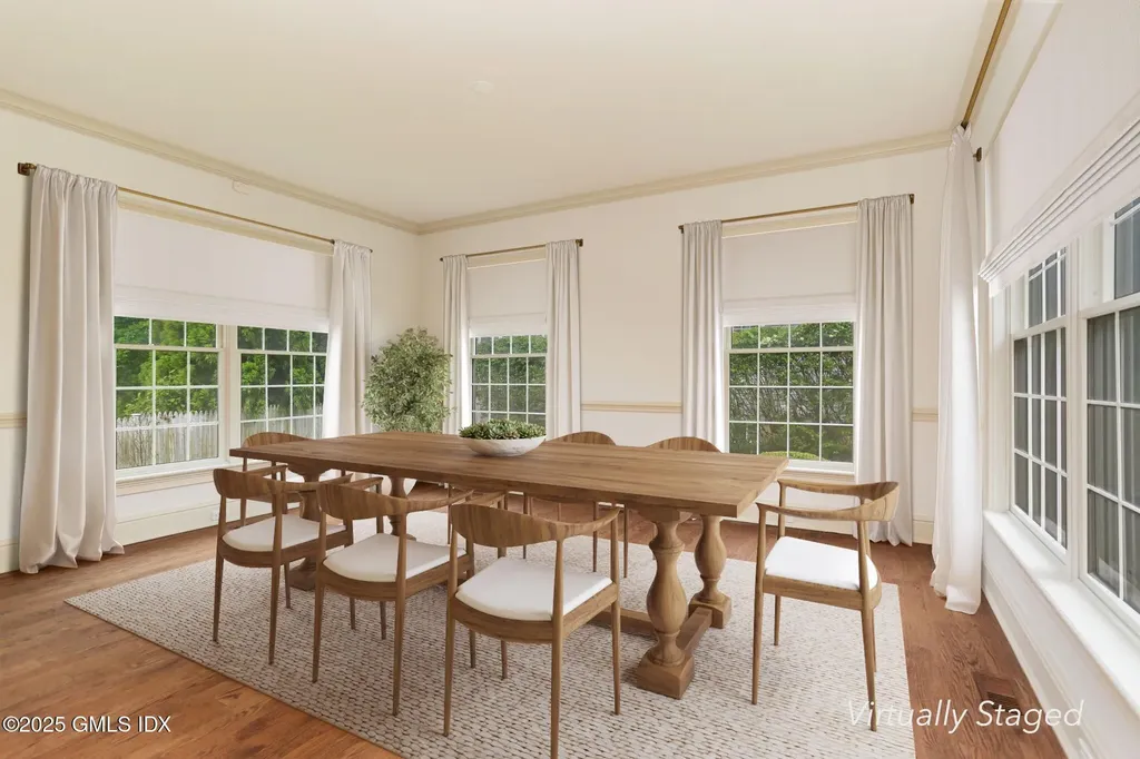 28 North Ridge Road Old Greenwich CT 06870