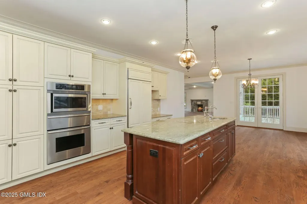 28 North Ridge Road Old Greenwich CT 06870