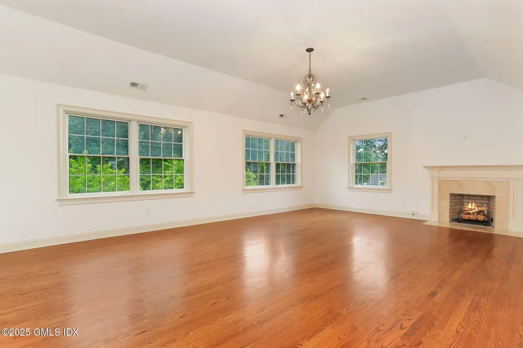 28 North Ridge Road Old Greenwich CT 06870