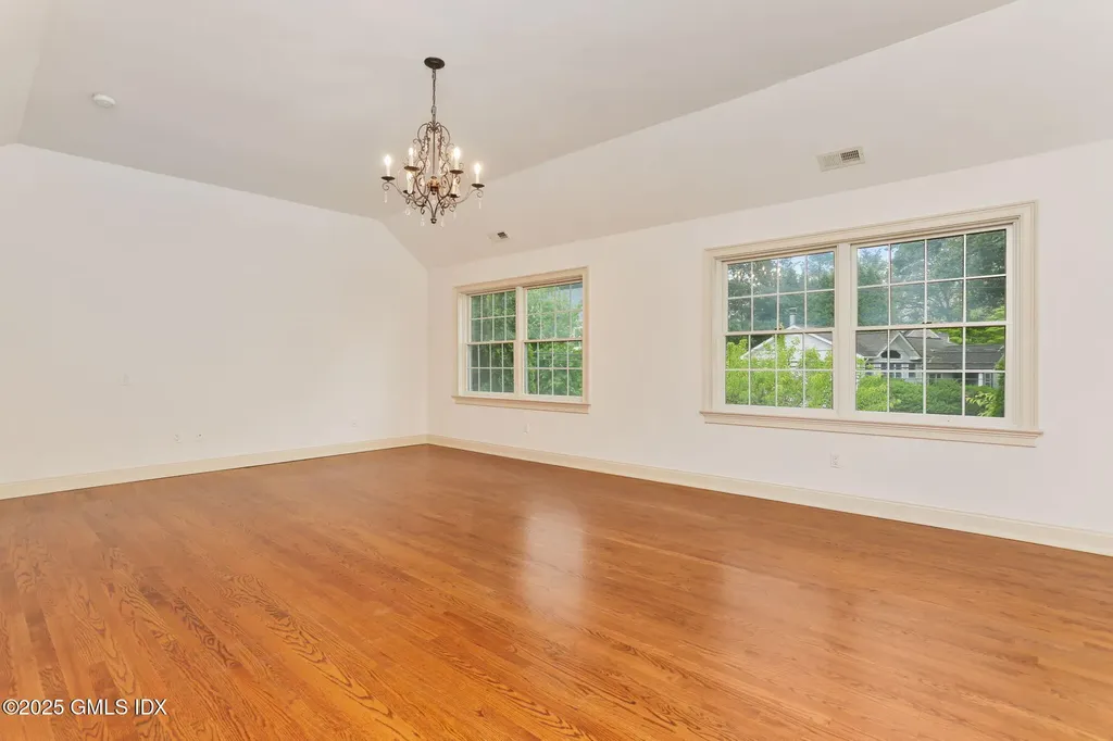 28 North Ridge Road Old Greenwich CT 06870